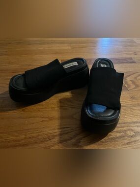 Steve Madden x UO platform slides